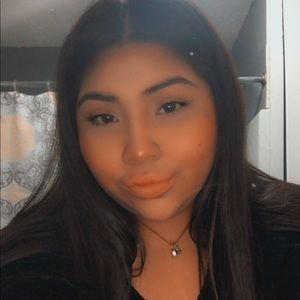 Meet your Posher, Itzel